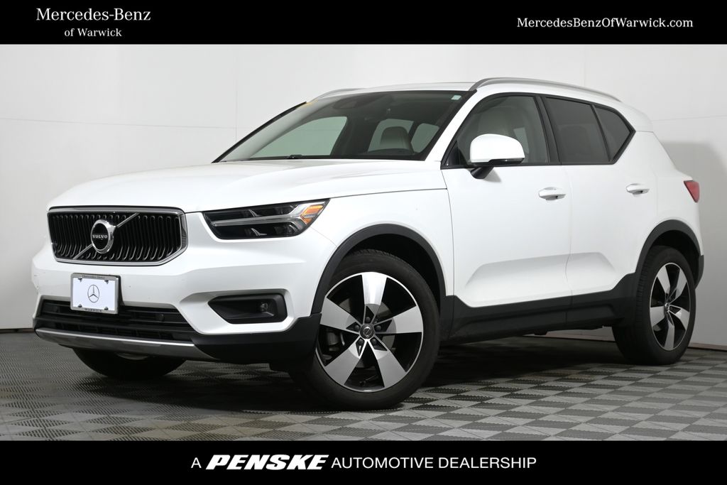 2021 Volvo XC40  -
                Warwick, RI