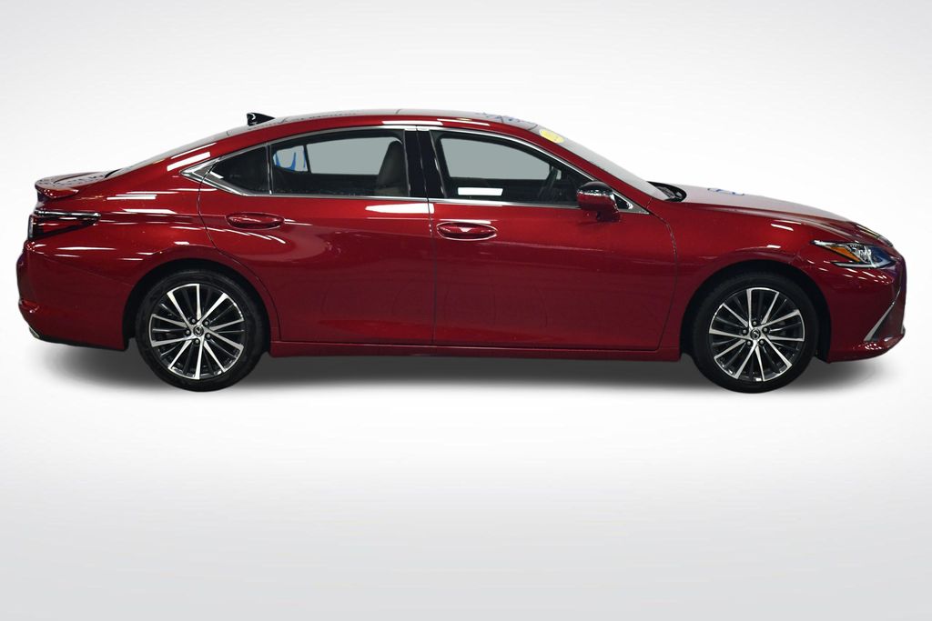 Thumbnail: 2022 Lexus ES - 6
