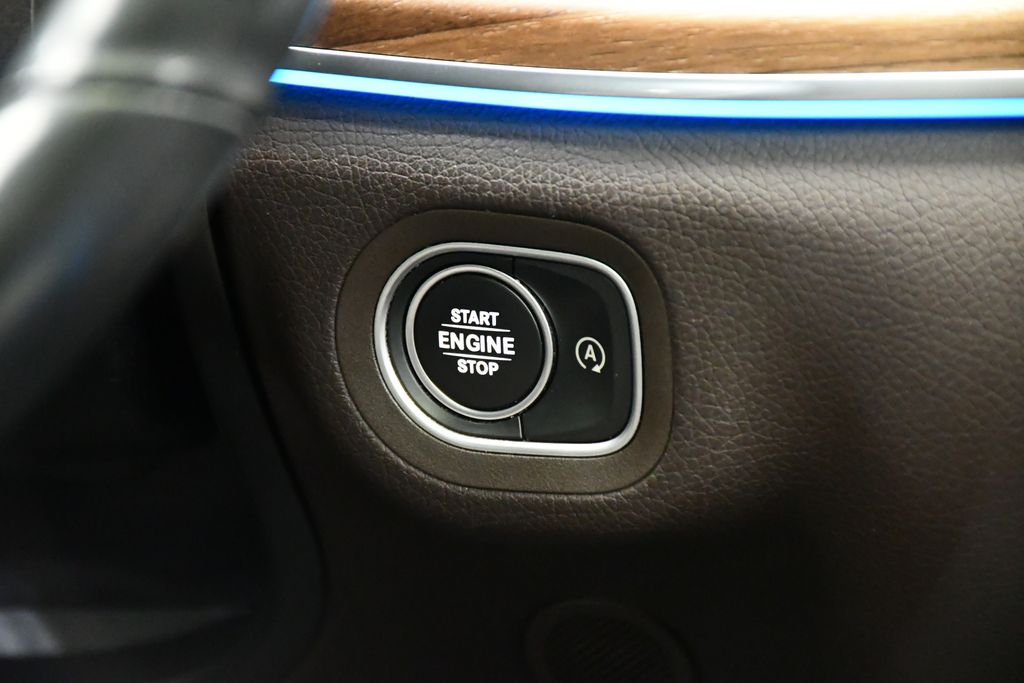 Thumbnail: 2022 Mercedes-Benz GLS - 28