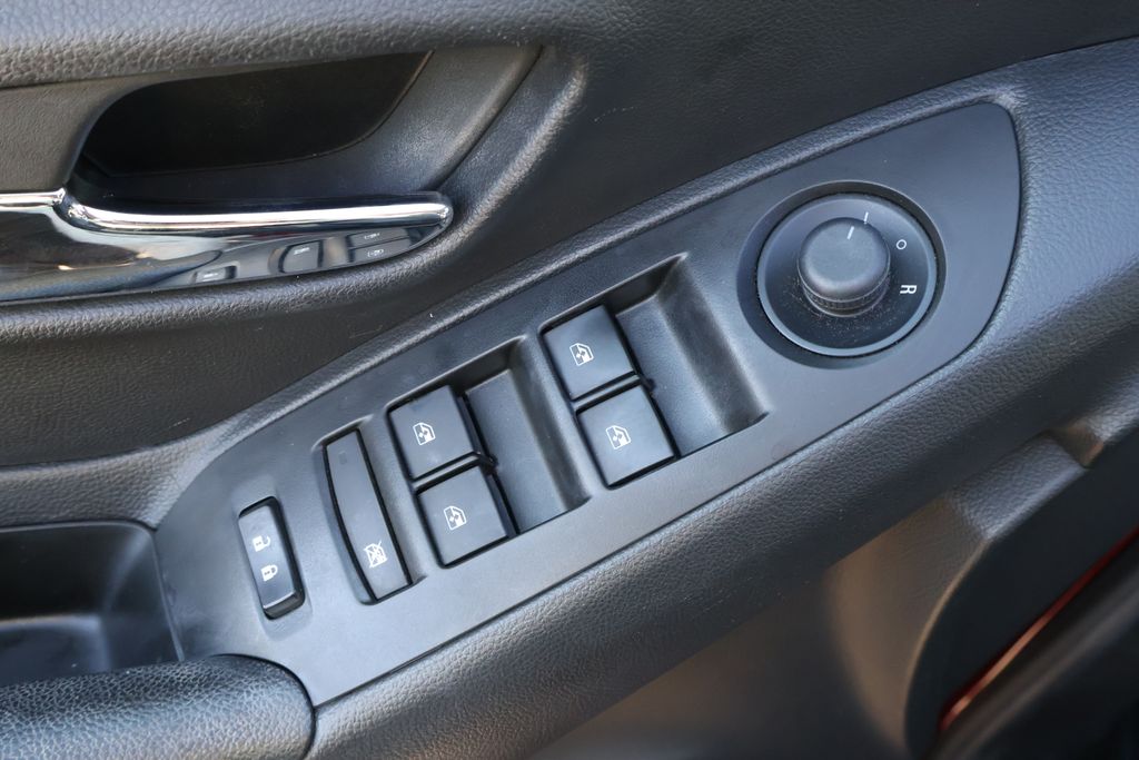 Thumbnail: 2022 Chevrolet Trax - 12