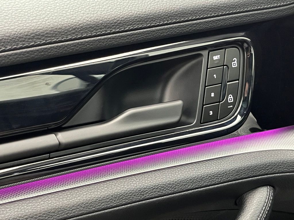 Thumbnail: 2025 Porsche Panamera - 29