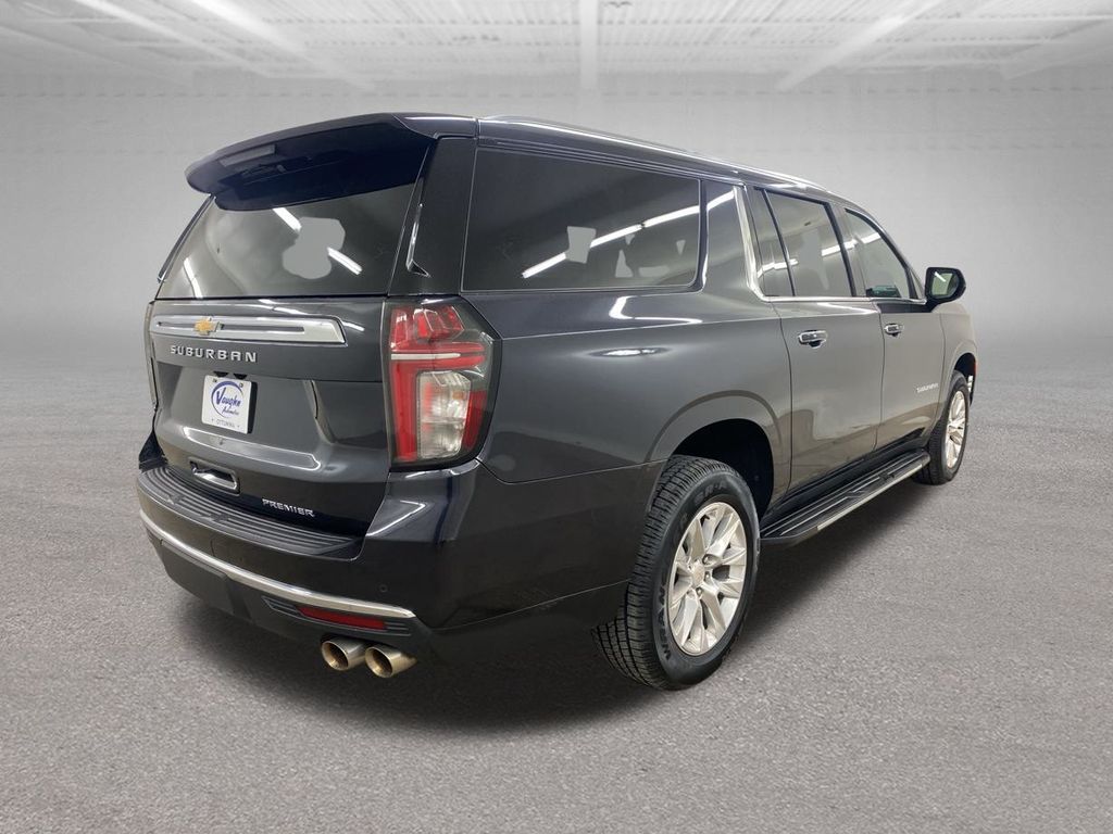 2023 Chevrolet Suburban Premier photo