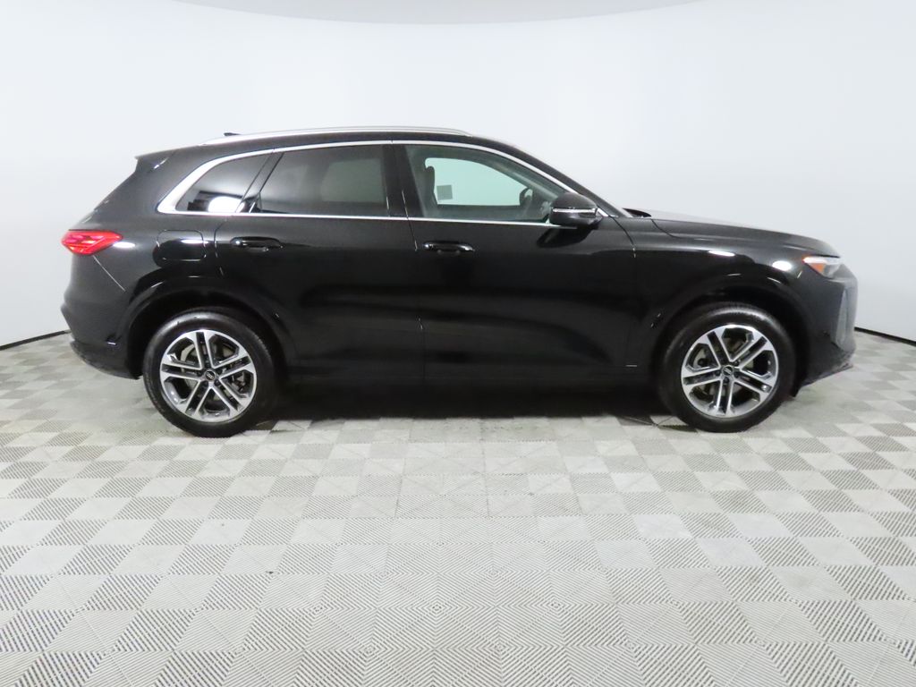 Thumbnail: 2026 Audi Q5 - 6