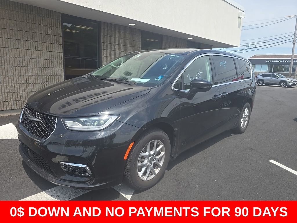 Brilliant Black Crystal Pearlcoat 2023 Chrysler Pacifica Touring L FWD Minivan Front-Wheel Drive 9-Speed Automatic