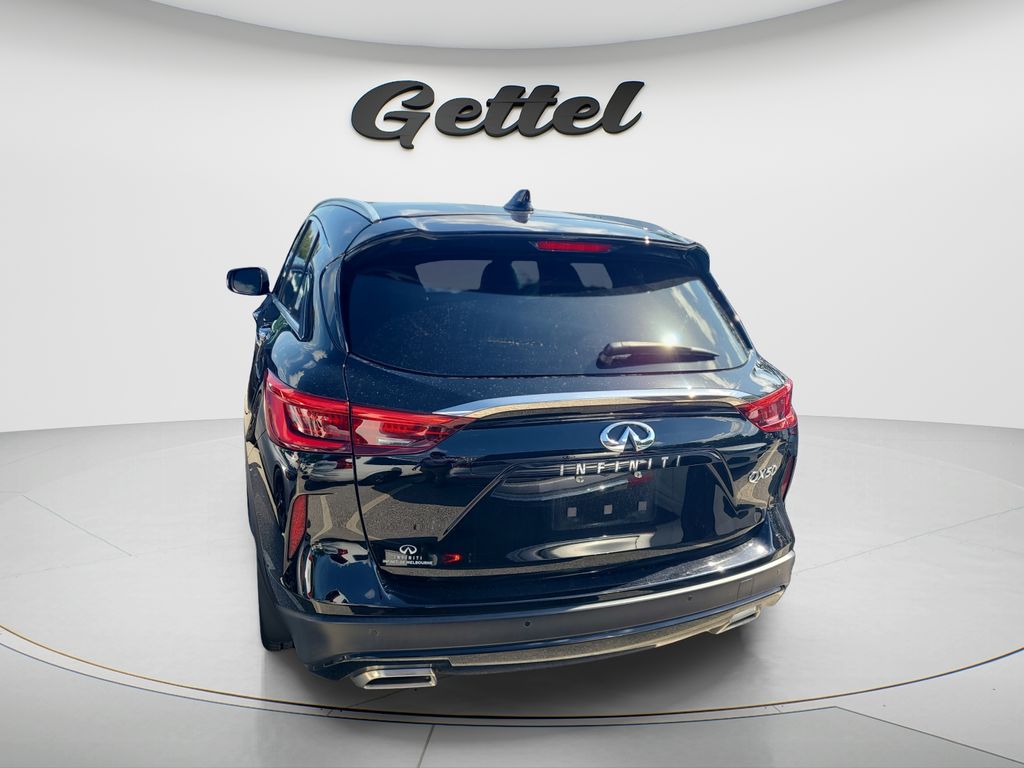 Used 2021 Black INFINITI LUXE image 5