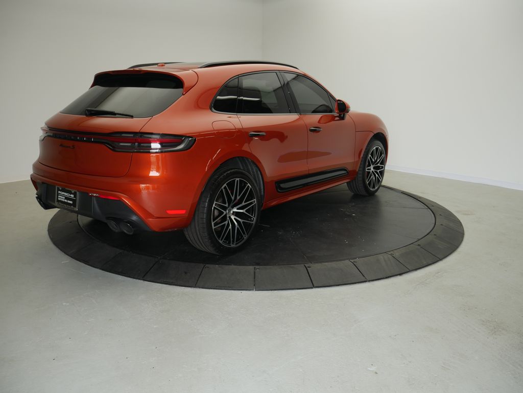 Thumbnail: 2023 Porsche Macan - 7