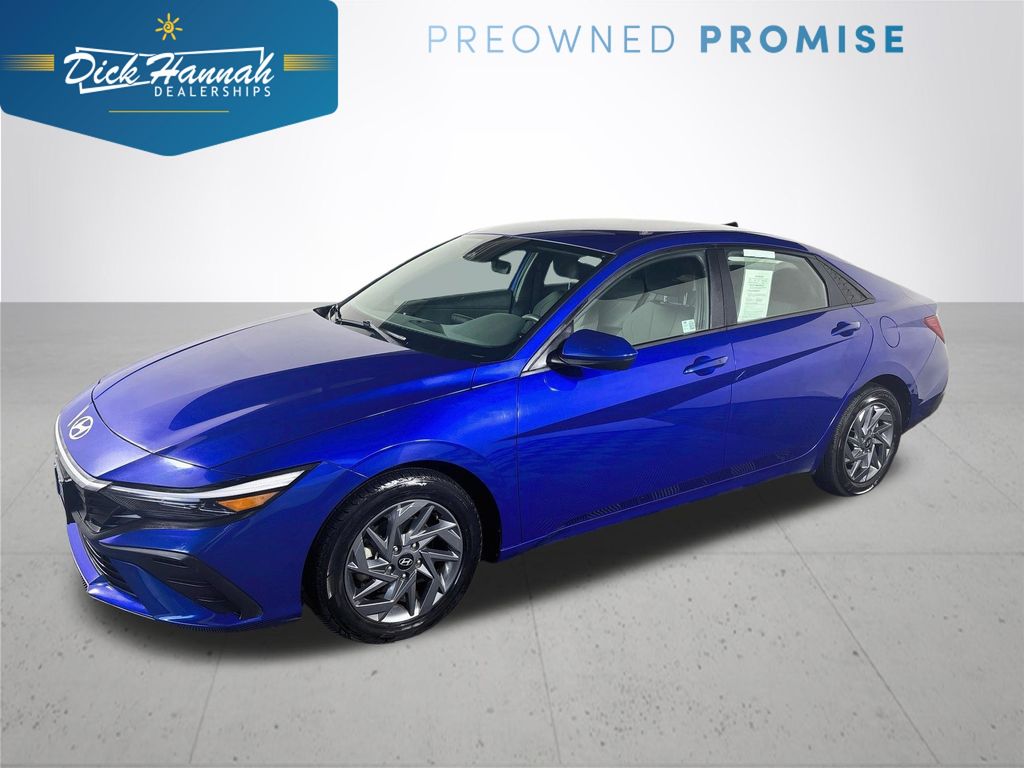 2024 Hyundai Elantra SEL FWD