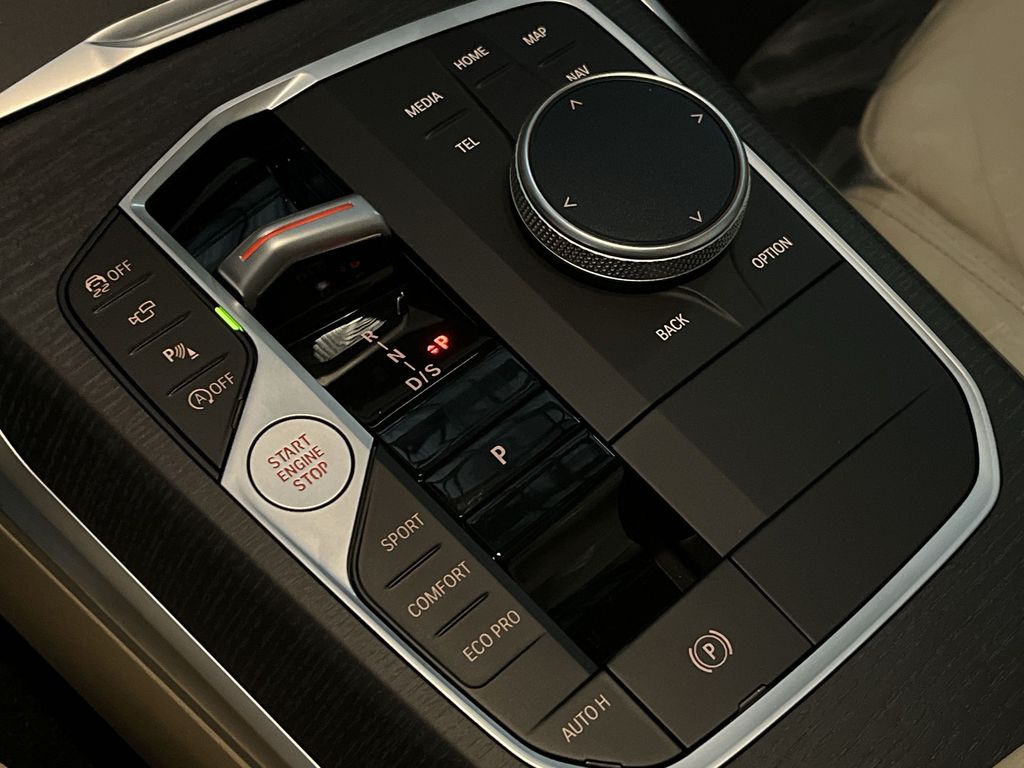 2025 BMW 3 Series 330i xDrive 20
