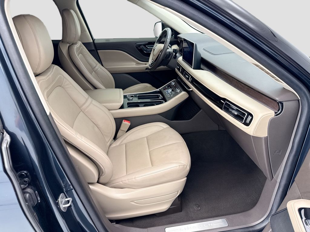 Thumbnail: 2022 Lincoln Aviator - 19