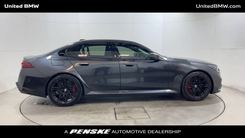 Thumbnail: 2026 BMW M5 - 9