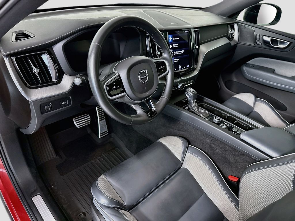 Thumbnail: 2021 Volvo XC60 - 9
