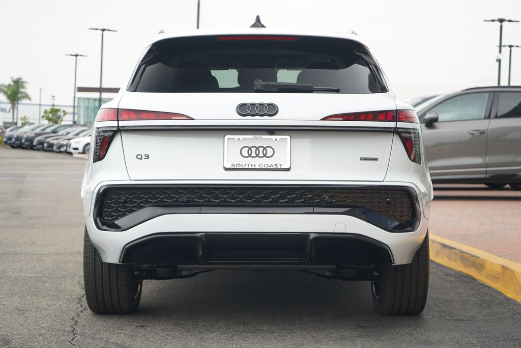 Thumbnail: 2026 Audi Q3 - 4
