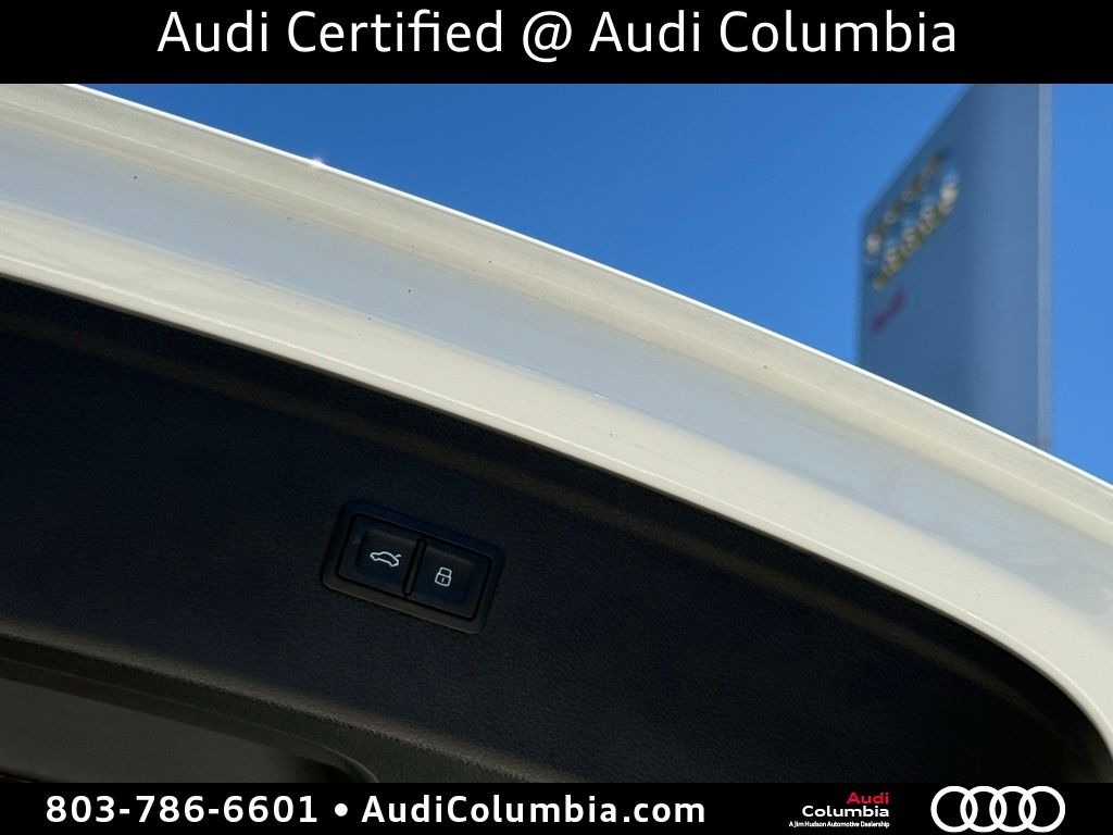 2023 Audi SQ5 Premium Plus Ibis White - Jim Hudson Acura - Image 17