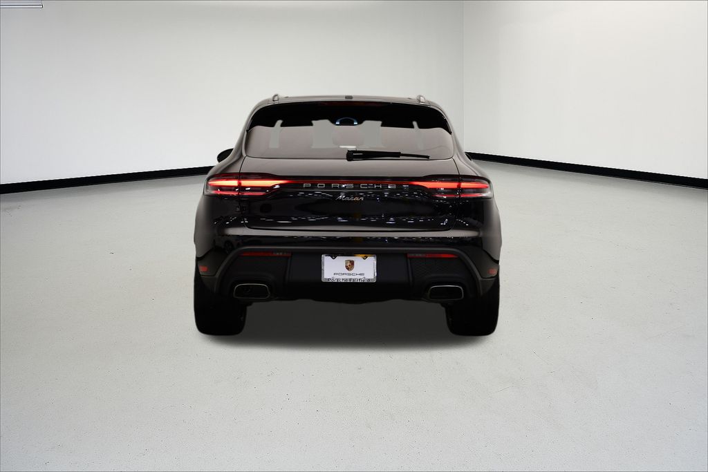 Thumbnail: 2025 Porsche Macan - 4