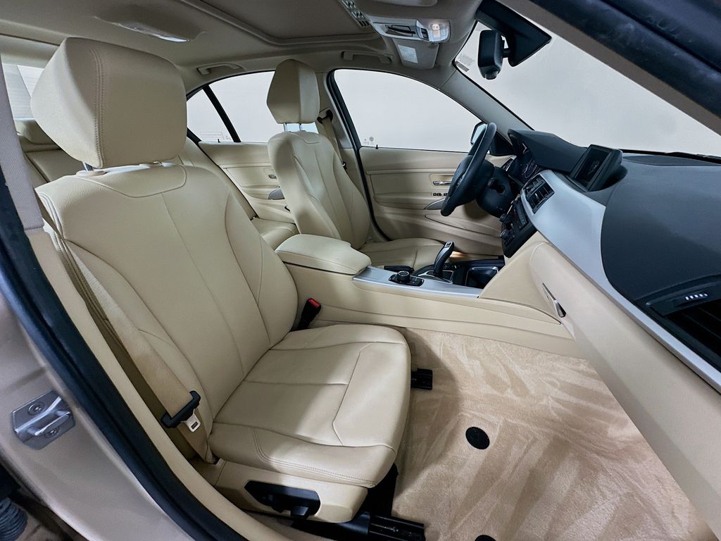 Thumbnail: 2015 BMW 3 Series - 27