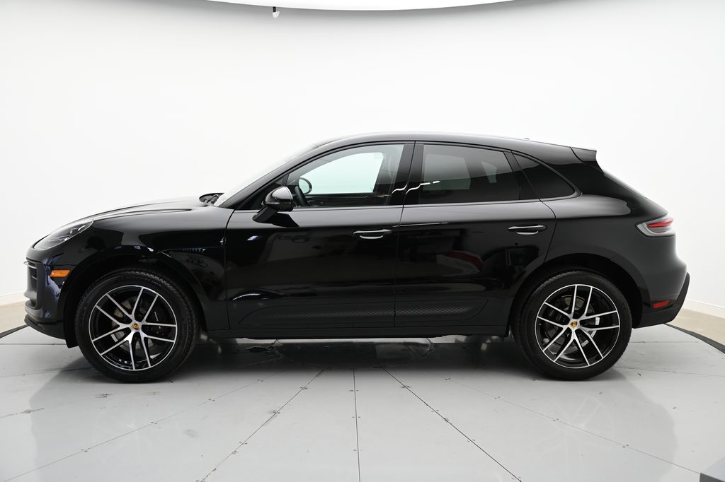 2024 Porsche Macan  2