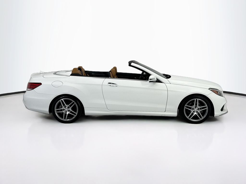 Thumbnail: 2016 Mercedes-Benz E-Class - 4