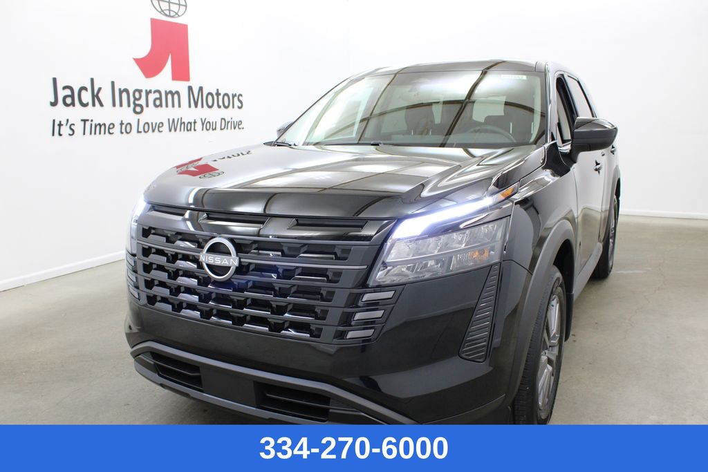 2026 Nissan Pathfinder S FWD