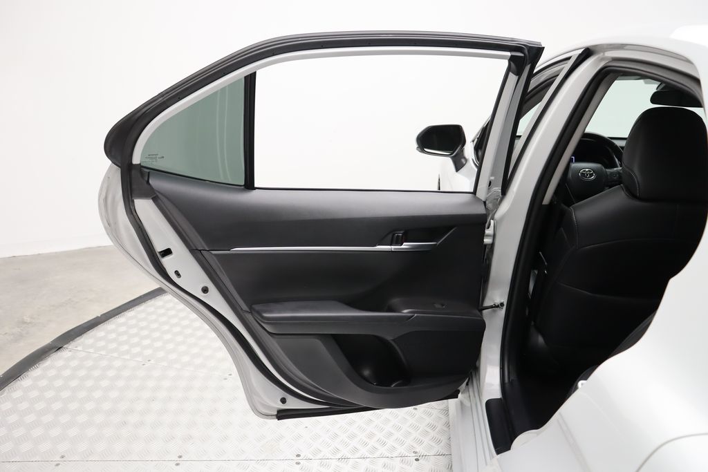 2023 Toyota Camry SE 21