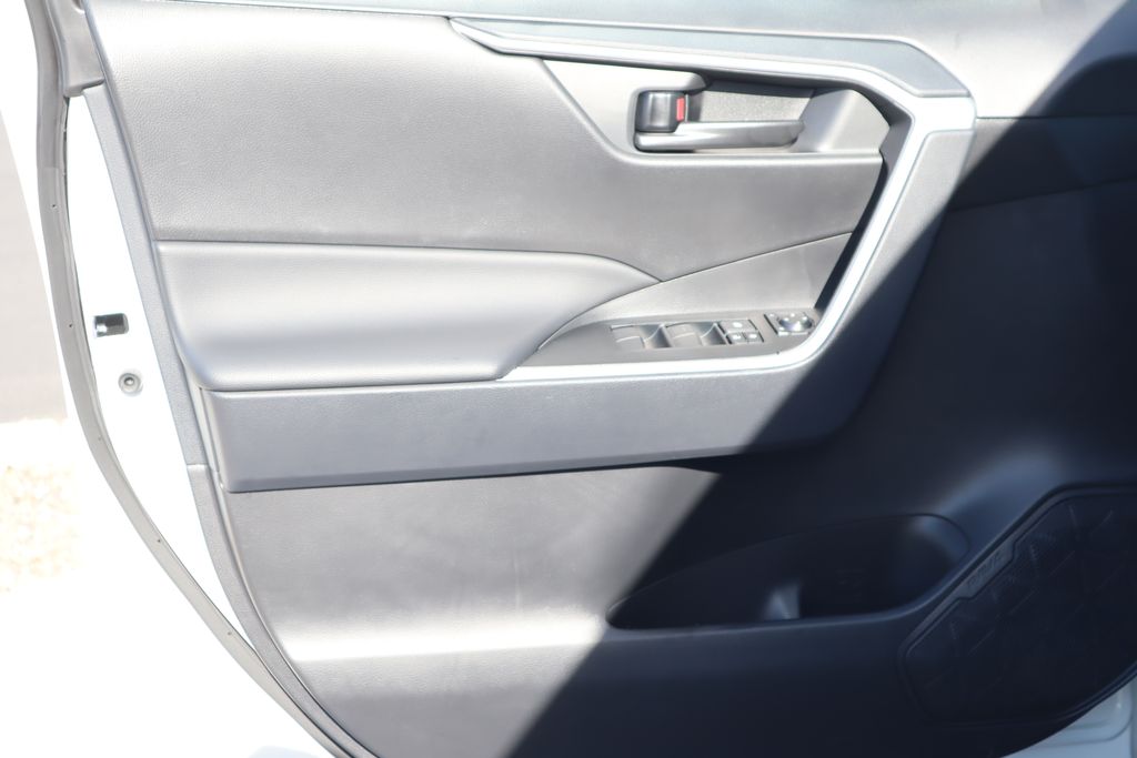 Thumbnail: 2025 Toyota RAV4 - 23