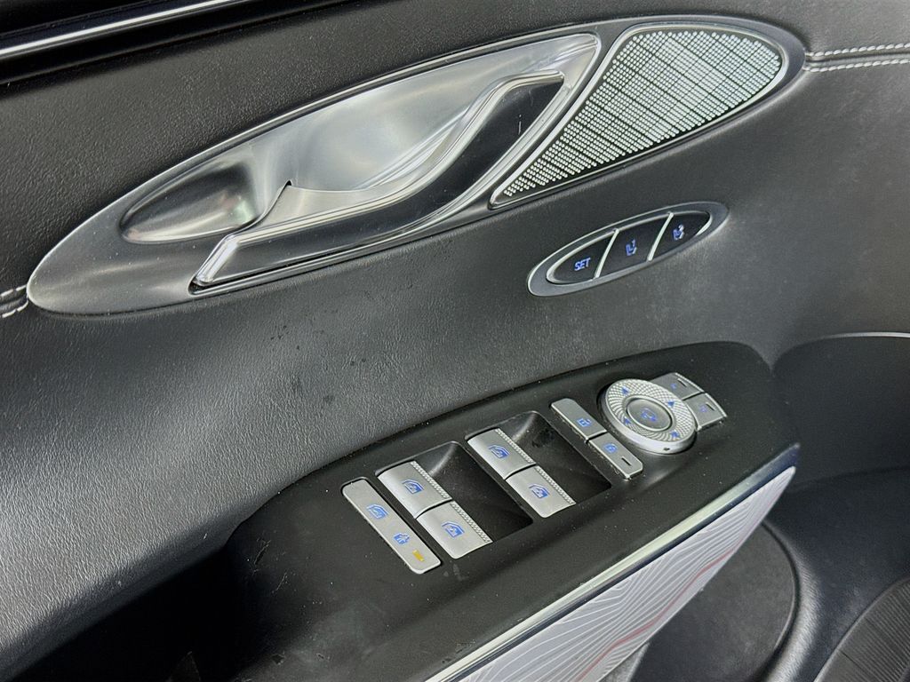 Thumbnail: 2024 Genesis GV70 - 18