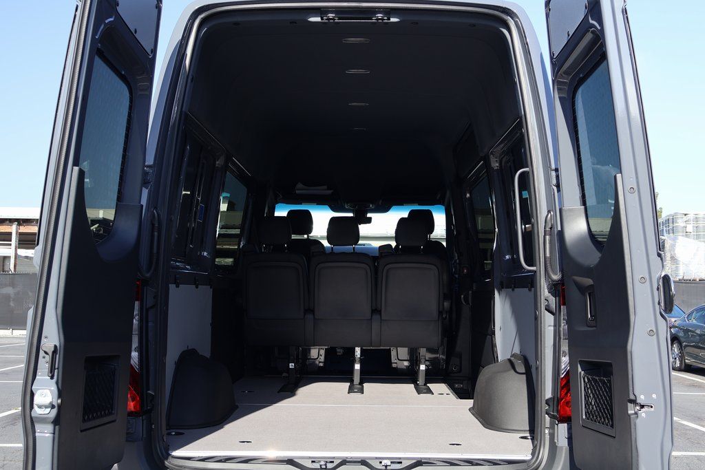 Thumbnail: 2026 Mercedes-Benz Sprinter - 9