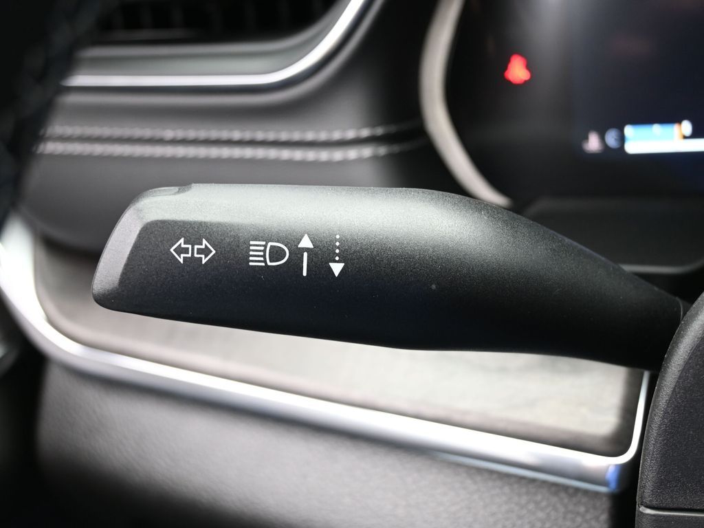 New 2025 Diamond Black Crystal Pearlcoat Jeep Overland image 32