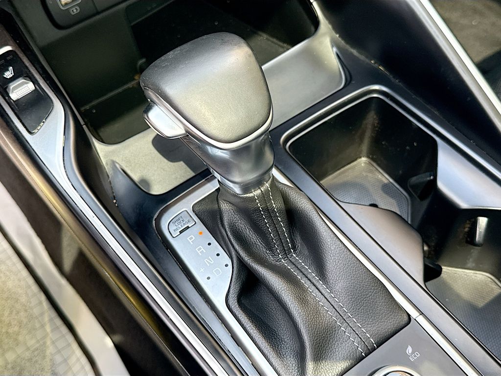 2021 Kia Sorento S 16