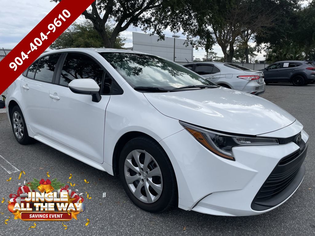 2023 Toyota Corolla LE's photo