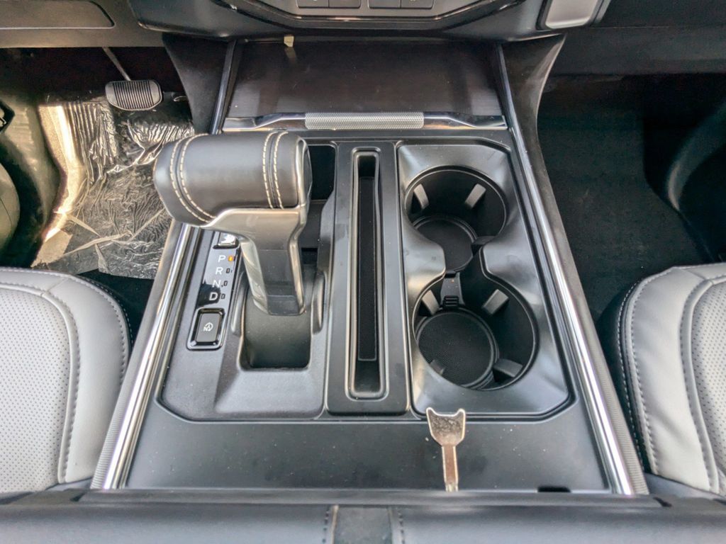 2025 Ford F-150 Lightning Platinum