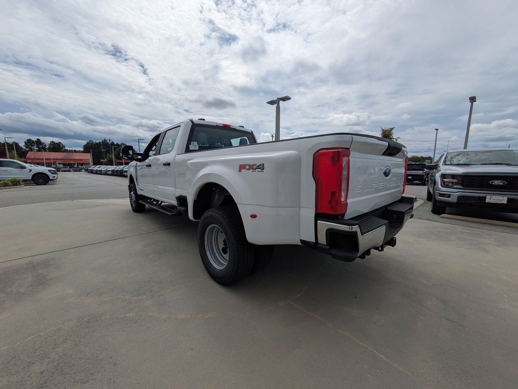 2026 Ford Super Duty F-350 DRW XL
