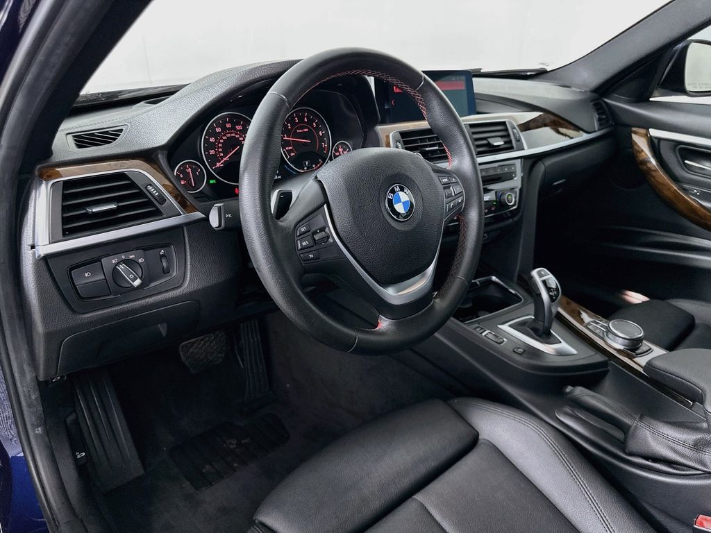 Thumbnail: 2018 BMW 3 Series - 9
