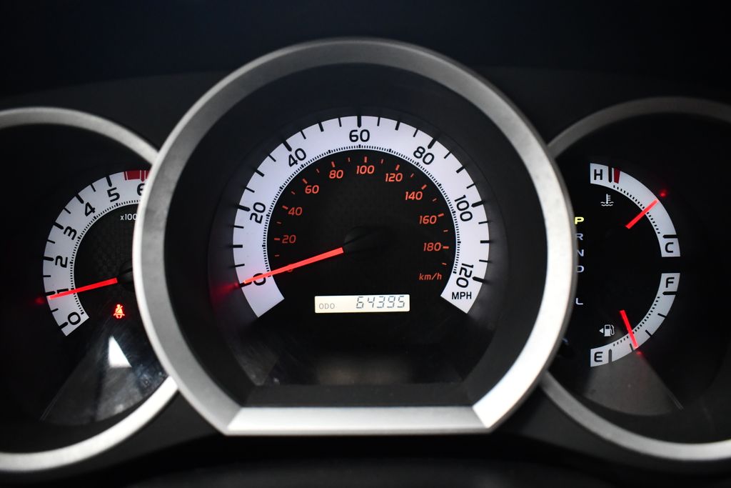 Thumbnail: 2015 Toyota Tacoma - 22