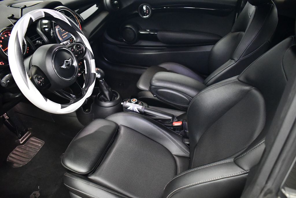 Thumbnail: 2017 MINI Cooper - 16