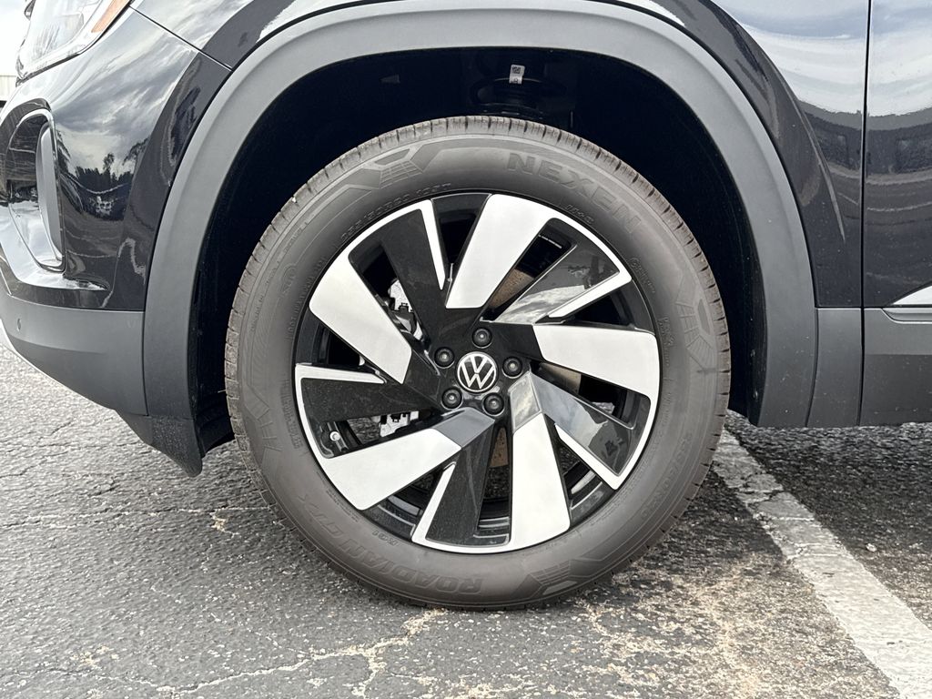 2026 Volkswagen Atlas Cross Sport 2.0T SE w/Technology Black at DeMontrond Auto Country