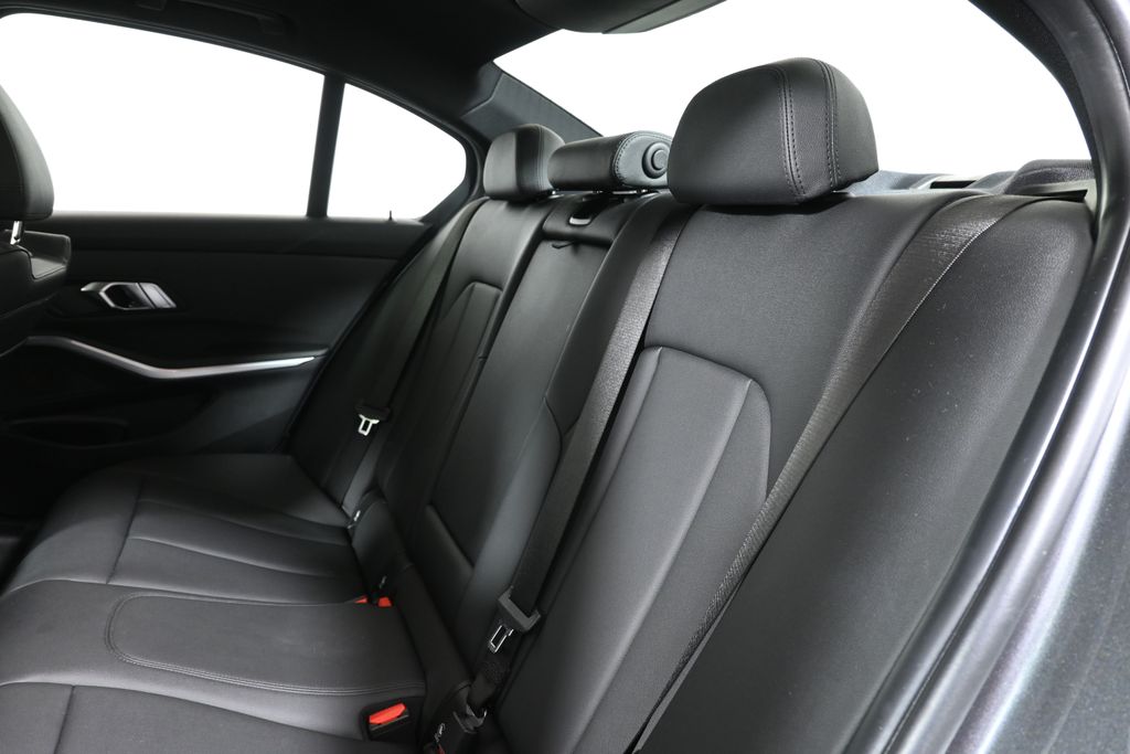 Thumbnail: 2019 BMW 3 Series - 4