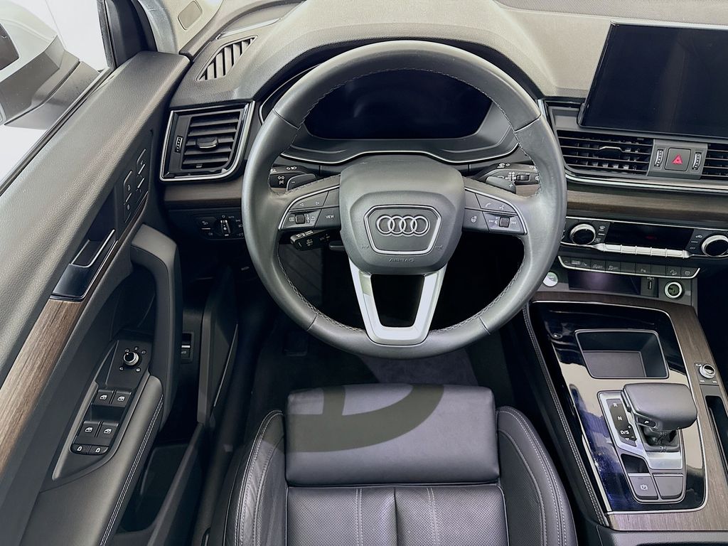 Thumbnail: 2023 Audi Q5 - 10