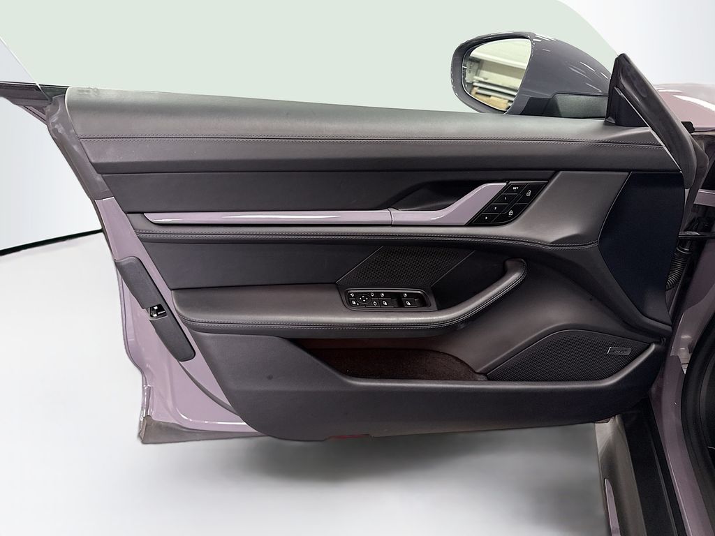 Thumbnail: 2025 Porsche Taycan - 24