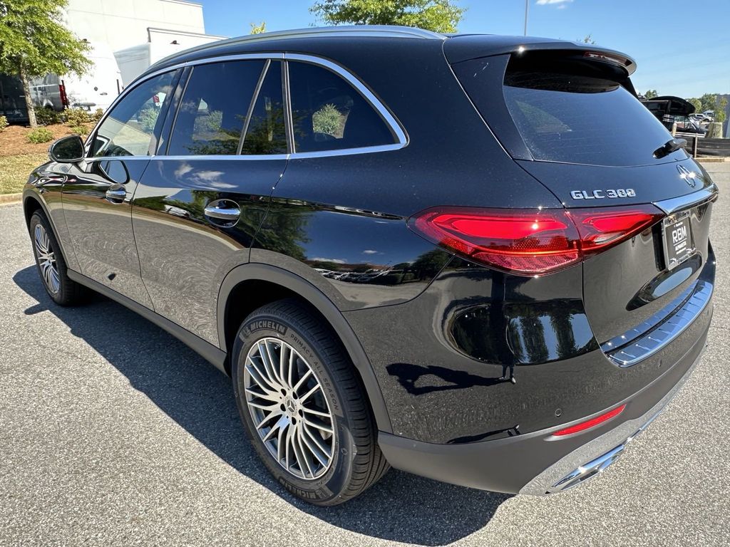 2024 Mercedes-Benz GLC GLC 300 6