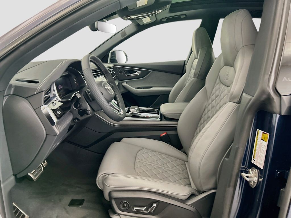 Thumbnail: 2026 Audi SQ8 - 18