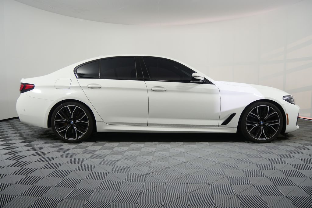 Thumbnail: 2022 BMW 5 Series - 2
