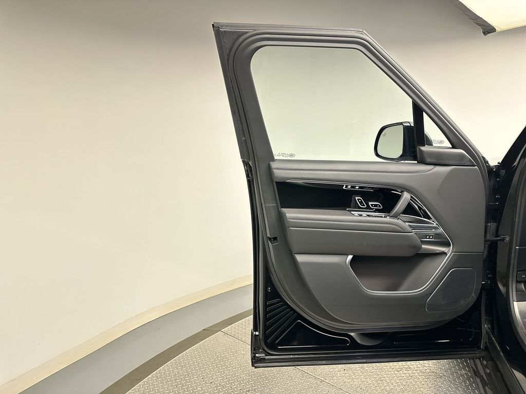 Thumbnail: 2023 Land Rover Range Rover - 13