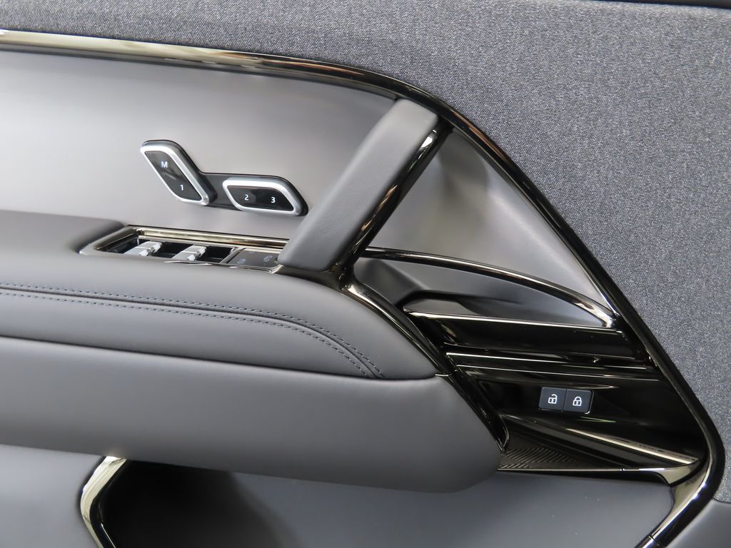 Thumbnail: 2025 Land Rover Range Rover Sport - 25