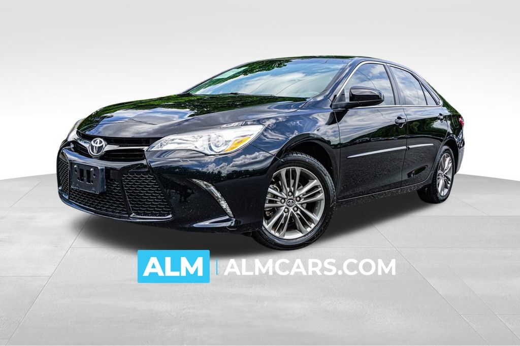 Midnight Black Metallic 2017 Toyota Camry SE Sedan Front-Wheel Drive 6-Speed Automatic