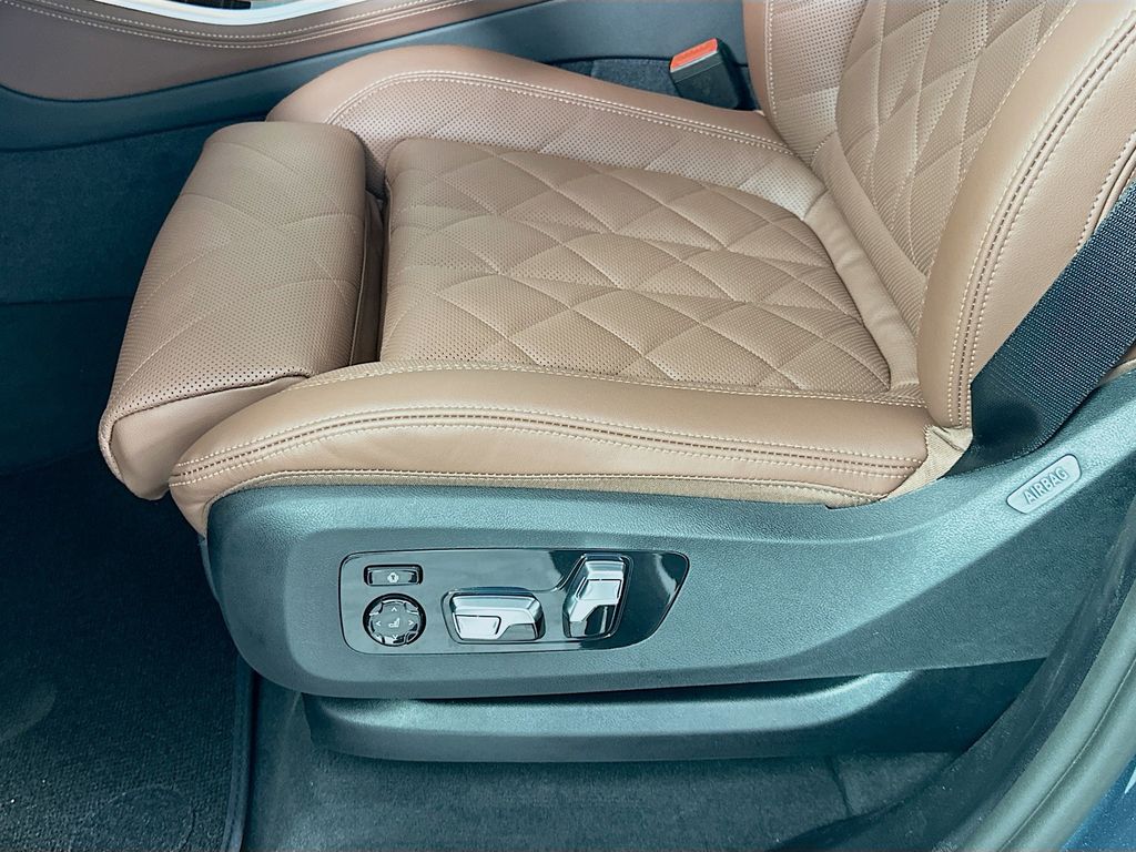 Thumbnail: 2026 BMW X5 - 21