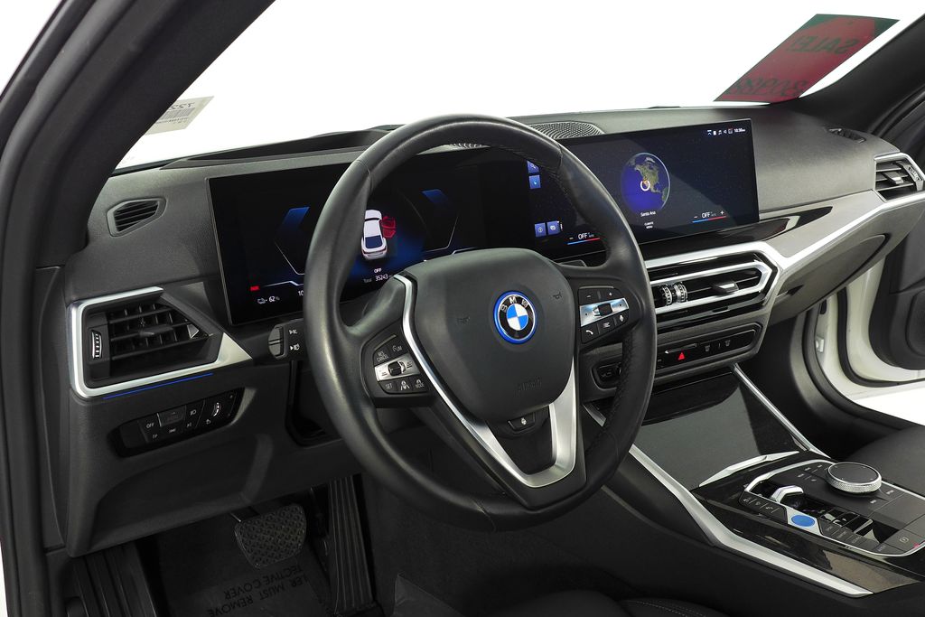 Thumbnail: 2023 BMW i4 - 30