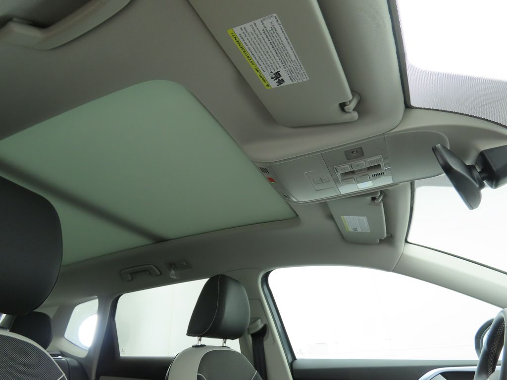 2025 Volkswagen Taos SE 19