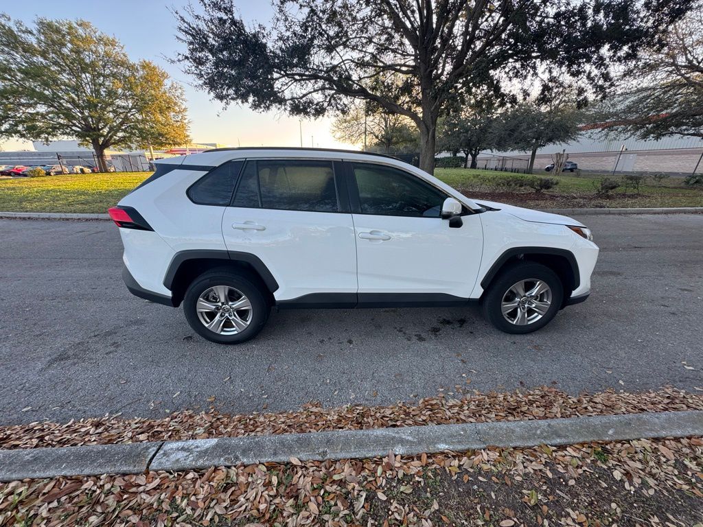 2022 Toyota RAV4 XLE 6