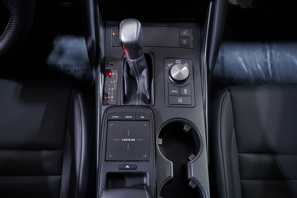 Thumbnail: 2022 Lexus IS - 14