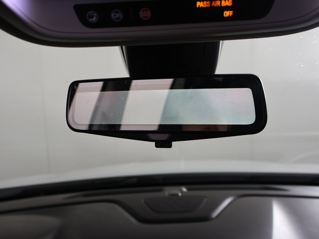 Used 2018 White Chevrolet 3LT image 52